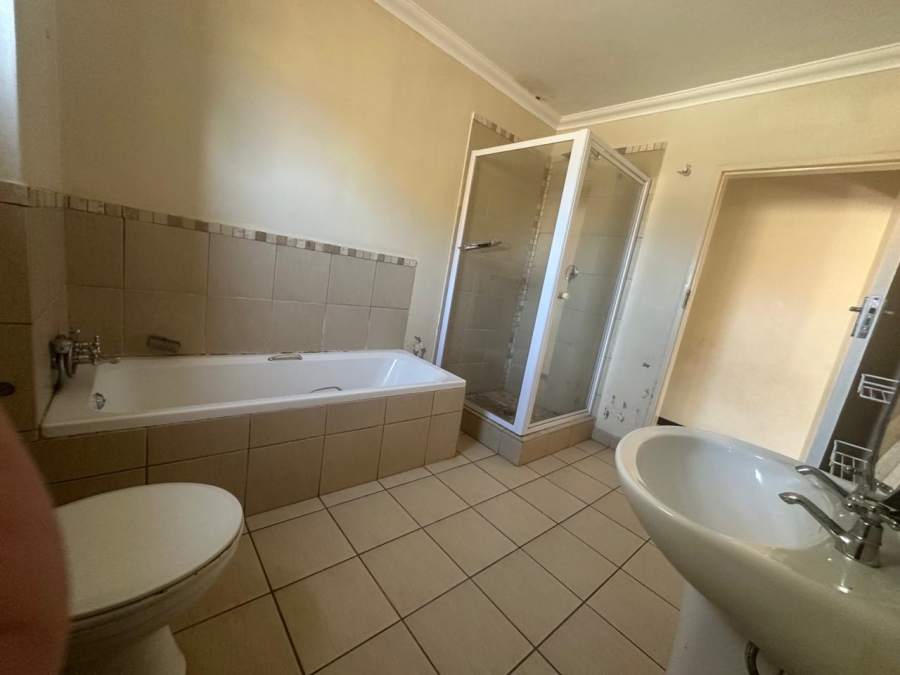 3 Bedroom Property for Sale in Waterval East North West